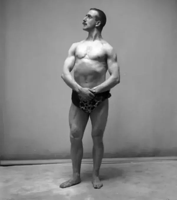 Mr. Murray, Sieger bei der Shadow Bodybuilding Competition, 1905