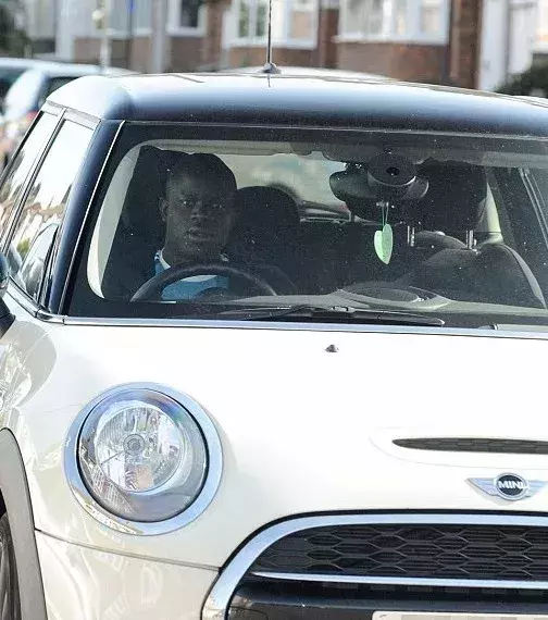 N'Golo Kanté muss 12min58sek spielen, um seinen Mini Cooper SD zu begleichen