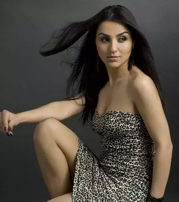 Nilufar Sherzod – Tadschikistan