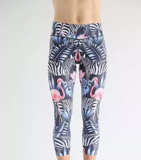Noch eine Leggings mit dem Motiv am falschen Platz, aber am völlig falschen.