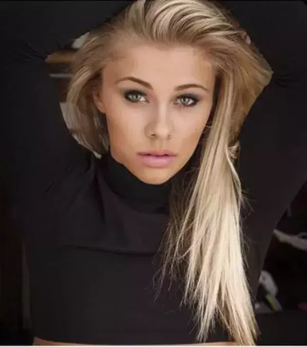 Paige sieht nicht aus wie eine Kämpferin