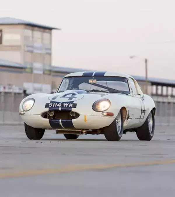Platz 10: Jaguar E-Type Lightweight. Baujahr 1963. Preis: 6 Millionen Dollar
