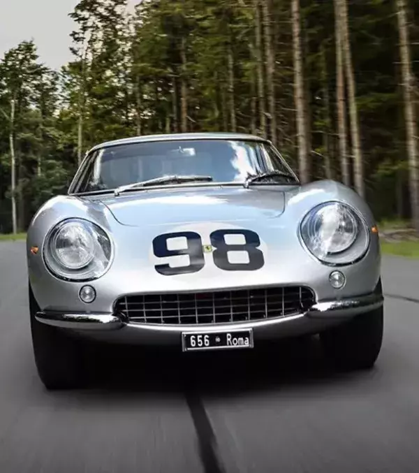 Platz 3: Ferrari 275 GTB/C. Baujahr 1966. Preis: 11,8 Millionen Euro