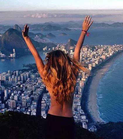 Rio oben ohne erobern. Samba!