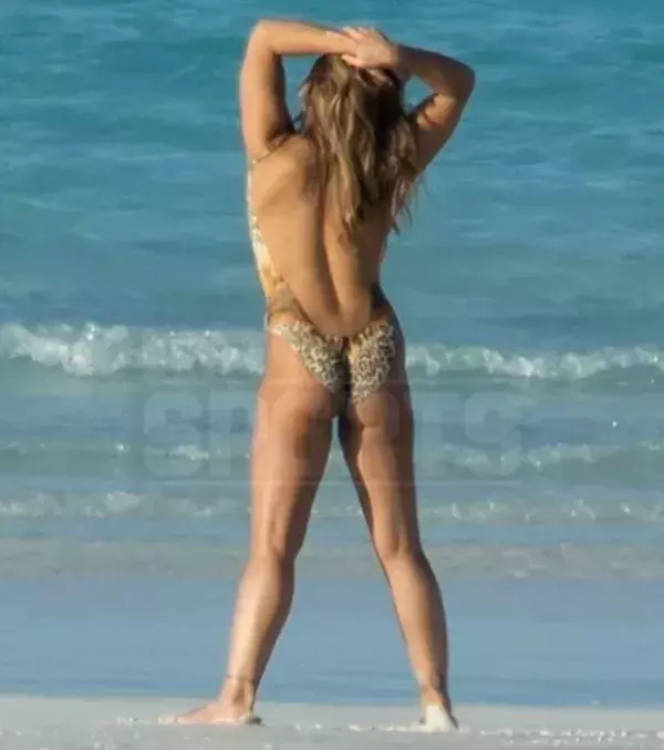 Ronda Rousey ganz schön weit vom Oktogon