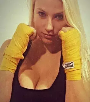 Schöne.. Augen, Brye Anne!
