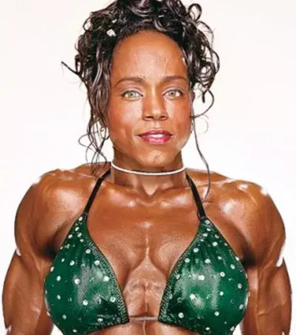 Sie hat etwas von Dwayne "the Rock" Johnson, oder?