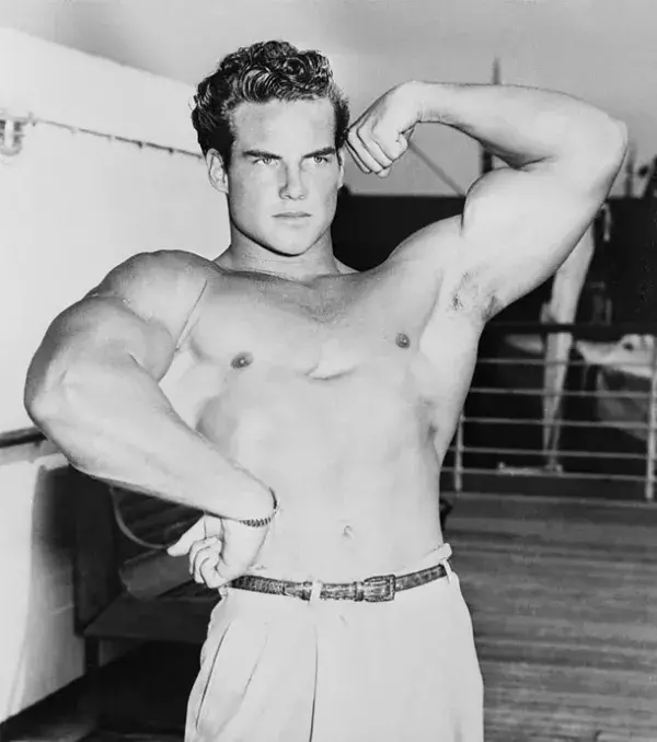 Steve Reeves (1939): Er war einer der ersten Bodybuilder, der später Schauspieler wurde