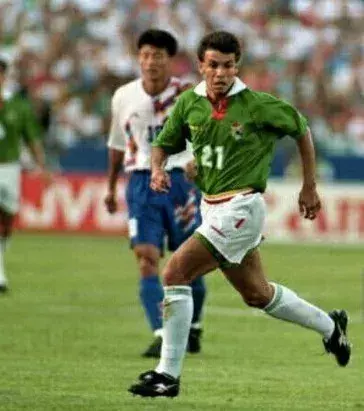 Südkorea - Bolivien, 1994, 0:0. Ein langweiliges Gruppenspiel. Keins der beiden Teams schafft den Sprungs ins Achtelfinale.