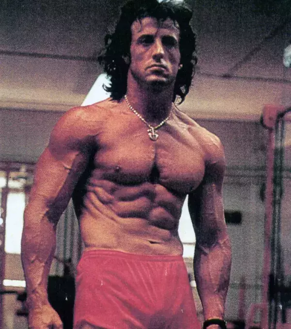Sylvester Stallone: Es gibt soviele Übungen für die Arme. Dabei sind die Klassiker am besten: Liegestütze und Klimmzüge.