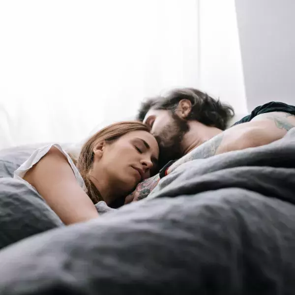 7. Männer bleiben länger als Frauen wach