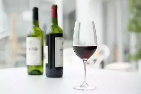 Das solltet ihr im Haus haben: Wein und generell Alkohol