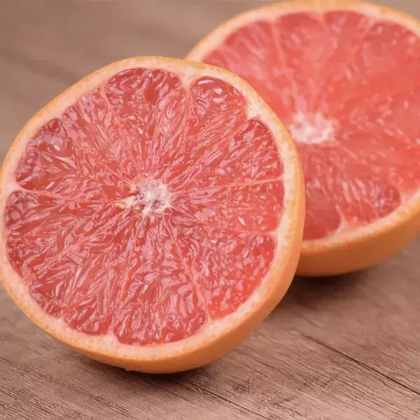 Die Zitrusfrucht Grapefruit