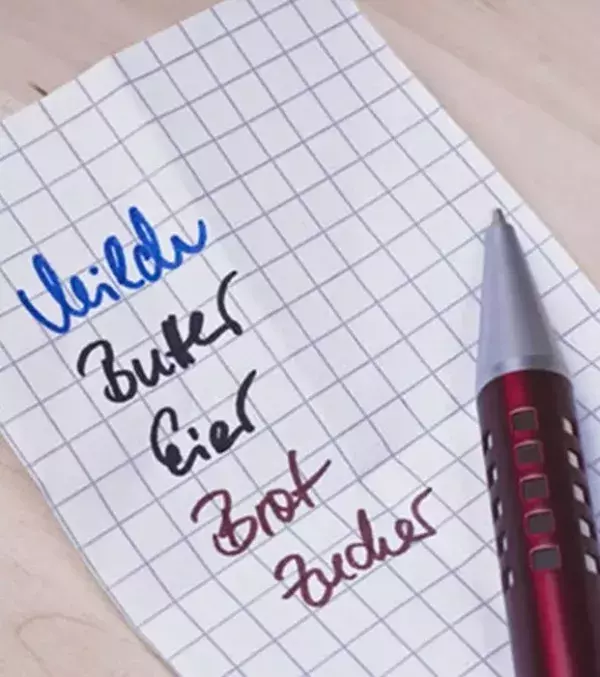 Einkaufsliste: Wer ohne Plan einkaufen geht, kauft unnötige Sachen und gibt dadurch mehr Geld aus. Schreibe also vor deinem Einkauf eine Liste und halte dich daran. Geldersparnis pro Monat: Was kosten Chips und Schokolade? ;)