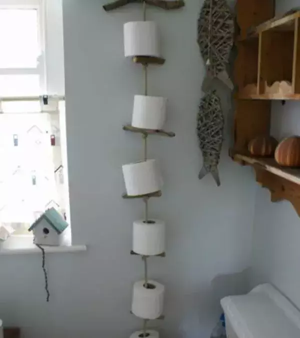 Klopapier vom Boden bis an die Decke