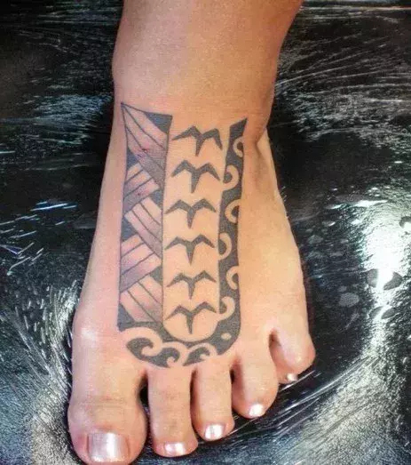 Tribal Tattoo auf dem Fuß für Männer oder Frauen