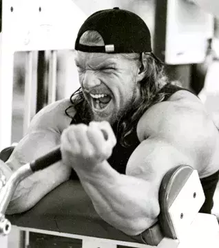 Triple H: Ich realisiere jetzt, dass alles vom Kardiotraining, Leichtathletik und dem Wohlbefinden abhängt. Die Ästhetik folgt dann von alleine.