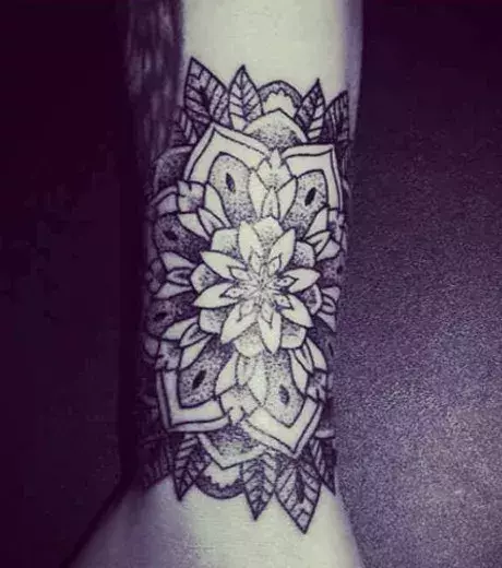 Unterarm Mandala Tattoo