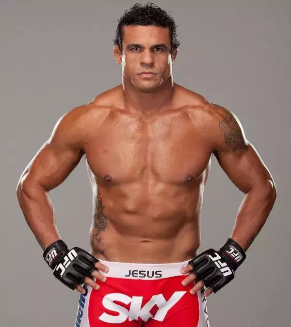 Vitor Belfort im Jahr 2012: Der Beginn einer Kehrtwende seiner Karriere. Er untergibt sich Jon Jones anlässlich des großen Events.