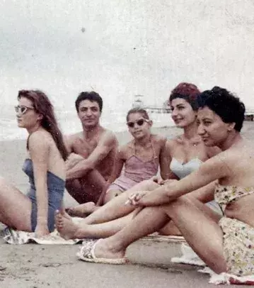 Vor der Gründung der islamischen Republik im Jahre 1979 sahen die Frauen in Iran so aus