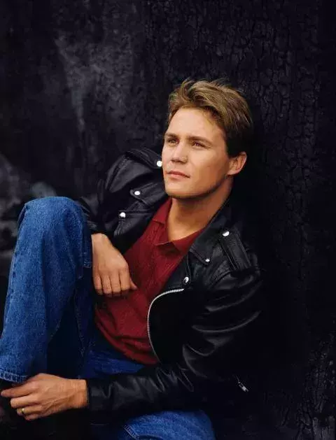 Brian Krause alias Leo Wyatt
