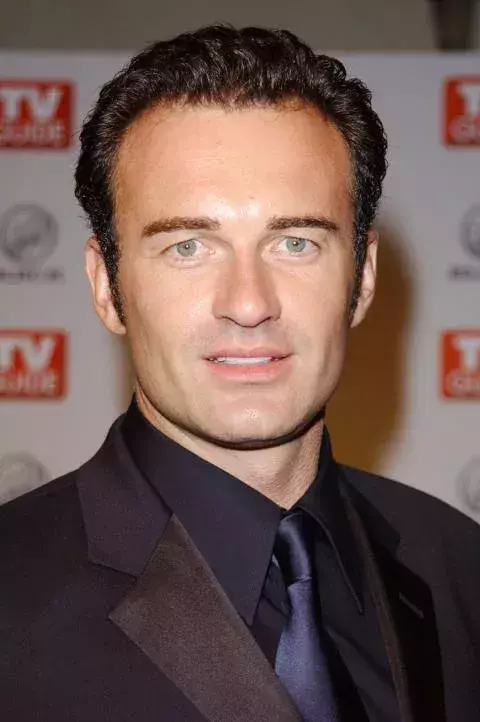 Julian McMahon alias Cole Turner 