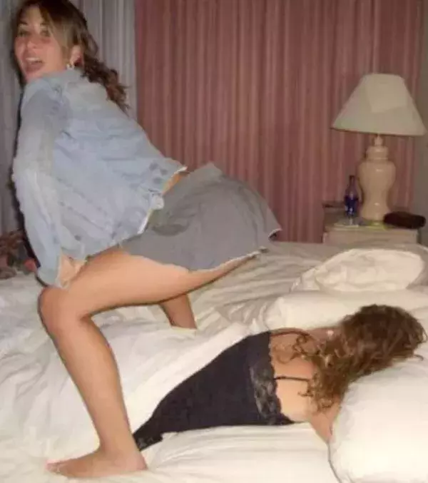Kleiner Twerk vorm Schlafengehen