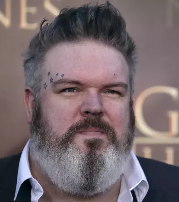 Kristian Nairn (Hodor): 2m13