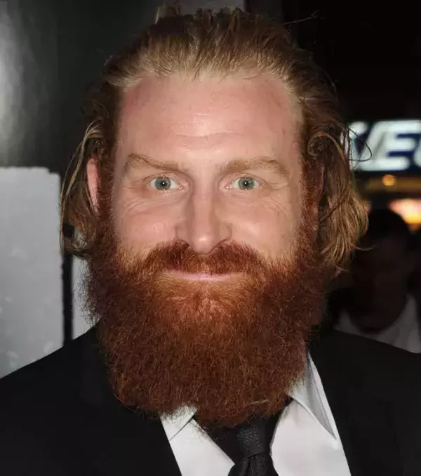 Kristofer Hivju (Tormund Giantsbane): 1m83