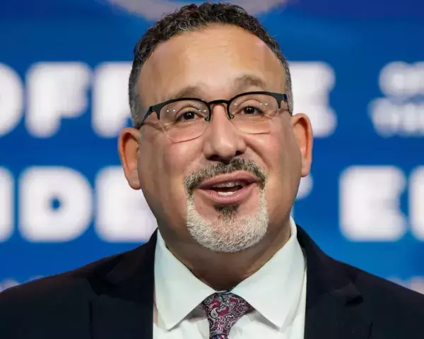 Miguel Cardona wird Bildungsminister