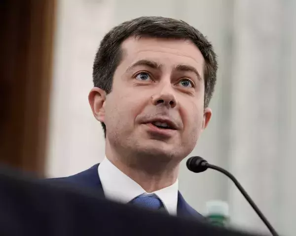 Pete Buttigieg leitet das Verkehrsministerium