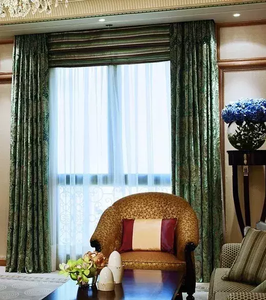 Der Prinz konnte sie nicht ins Gefängnis stecken, die Hotellösung sei die würdigste für die Gefangenen