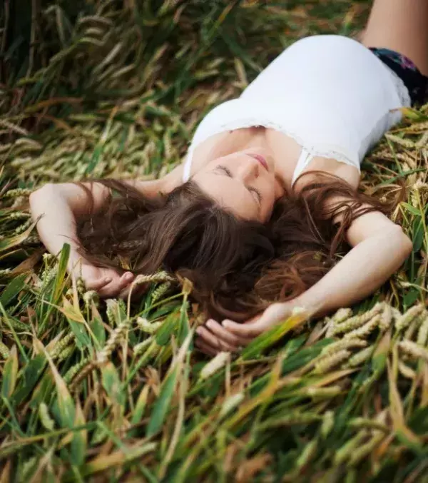 1. Der Busen kann um 20% zunehmen, wenn eine Frau erregt ist (Foto: Pexels)