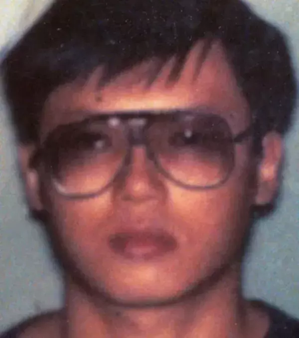 Charles Ng soll 11 bis 25 Personen getötet haben. Der Ex-Marine folterte sie und tötete sie dann in einem Wald in Kalifornien. Bei seinem Versteck wurden 18 Kilogramm verbrannte Menschenknochen gefunden.