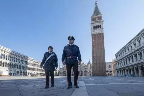 Der Markusplatz in Venedig (Italien)