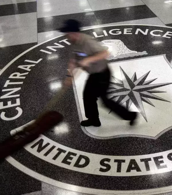 Die CIA hat Kokain eingeführt. Blödsinn? Nein, das ist die Wahrheit! Die CIA hat Kokain und Crack in Schwarzen-Vierteln verkauft