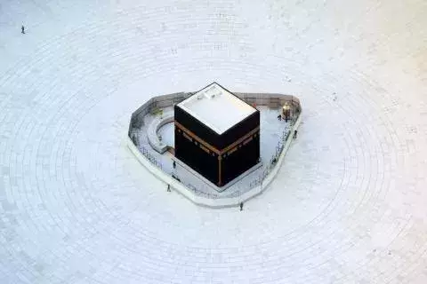 Die Kaaba in Mekka (Saudi-Arabien)