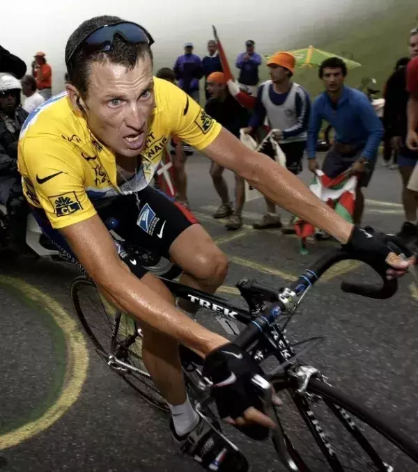 Viele Radfans haben sich gefragt, ob Lance Armstrong gedopt war. War es nur ein Gerücht? Nein, das wurde später nachgewiesen