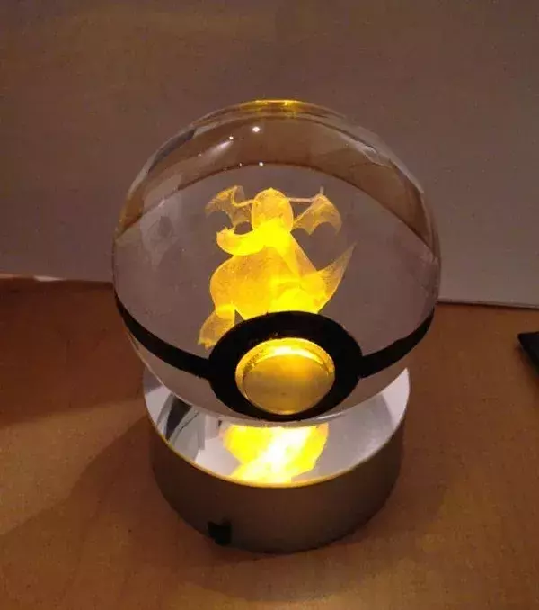 PokeMasterCrafter : Ein Leuchtpokéball aus Kristall mit Dragoran drin
