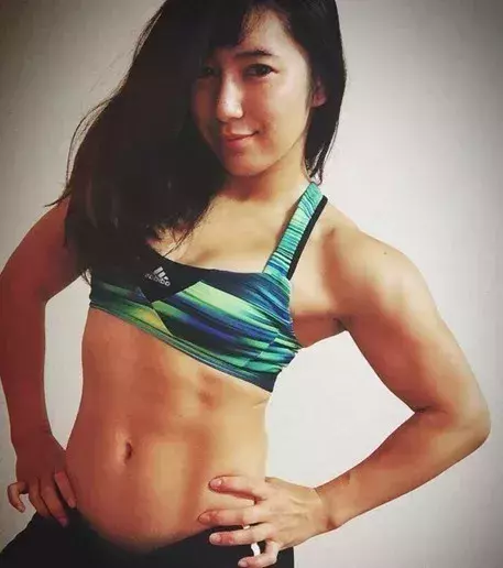 Saiki Reika ist ein Bodybuilding-Freak